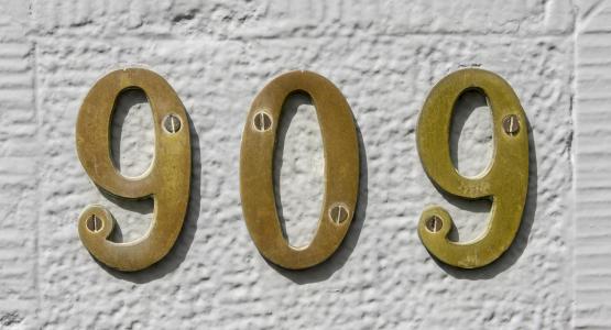 909