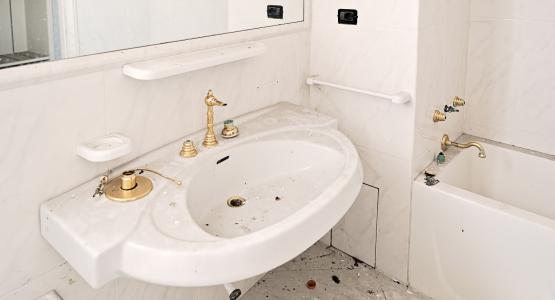 Sognare bagno sporco