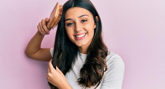 Sognare di pettinarsi i capelli
