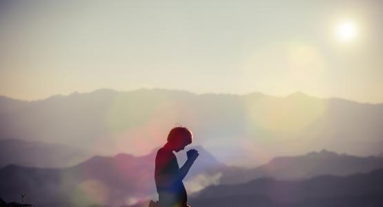 Sognare di pregare
