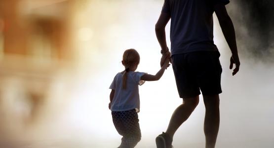 Sognare di salvare un bambino
